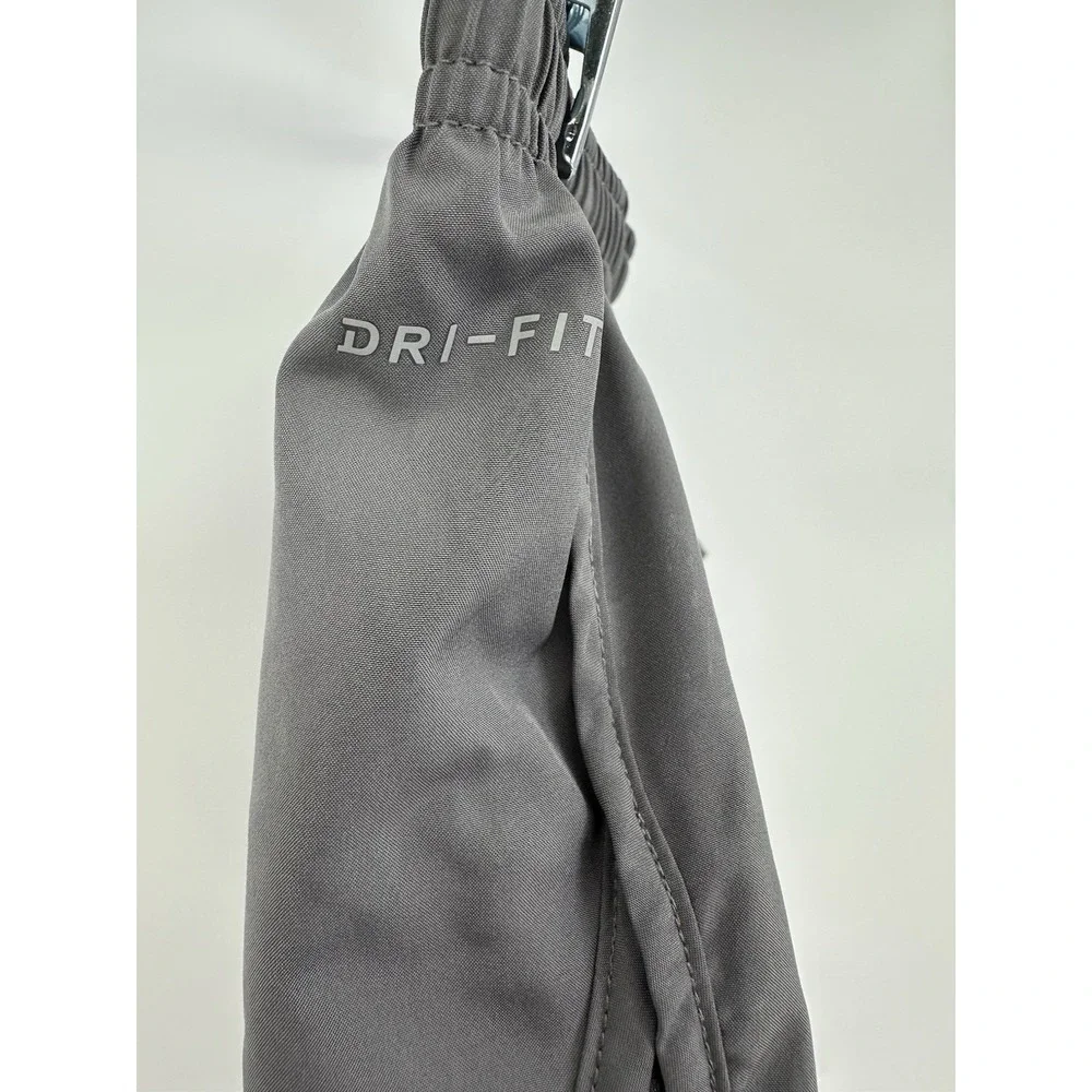 Nike Dri-Fit Built-in-Brief Tempo Running Shorts Medium Women's Zipper Pocket